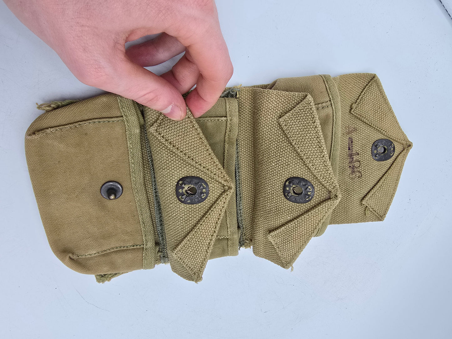 Pochette portes grenades 3 poches US WW2 Kadin 1944