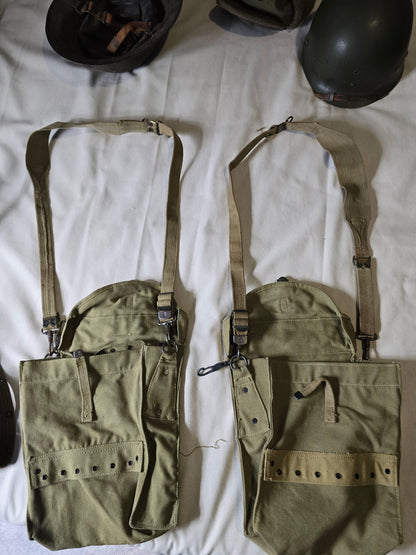 Lot x2 musette medic US WW2 avec sangle Riger made