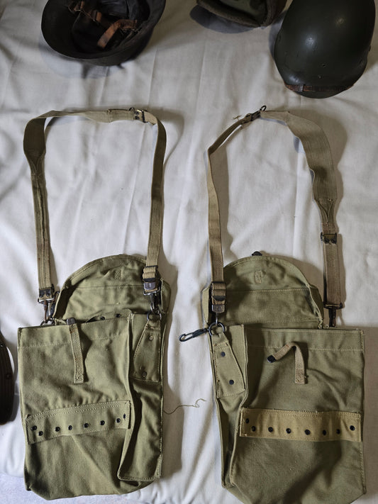 Lot x2 musette medic US WW2 avec sangle Riger made
