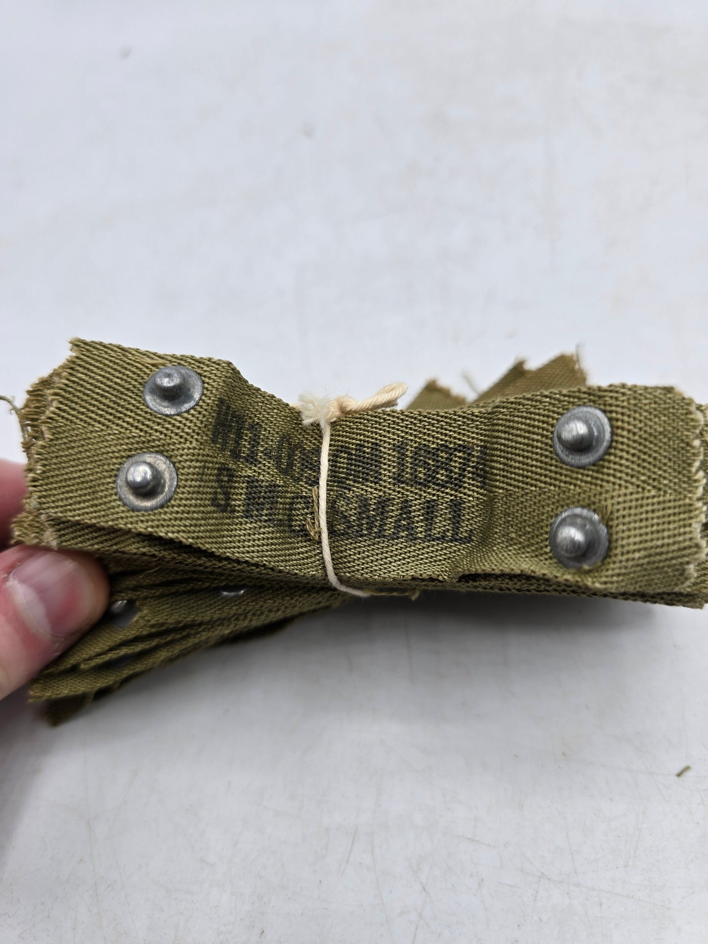 Lot x25 nuquière US WW2 OD3 SMCo. Taille SMALL Oct 1943