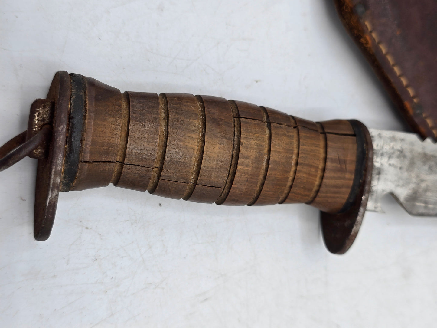 Poignard US WW2 EGW dent de scie nominatif