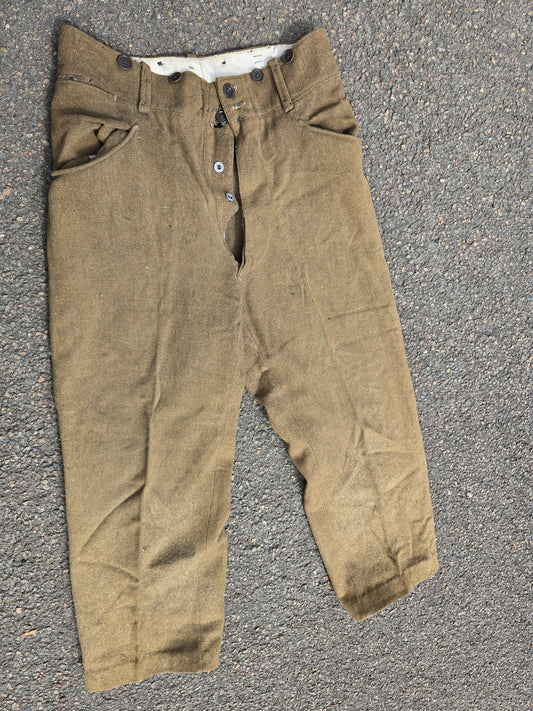 Pantalon modèle 1941 Armistice daté 1944