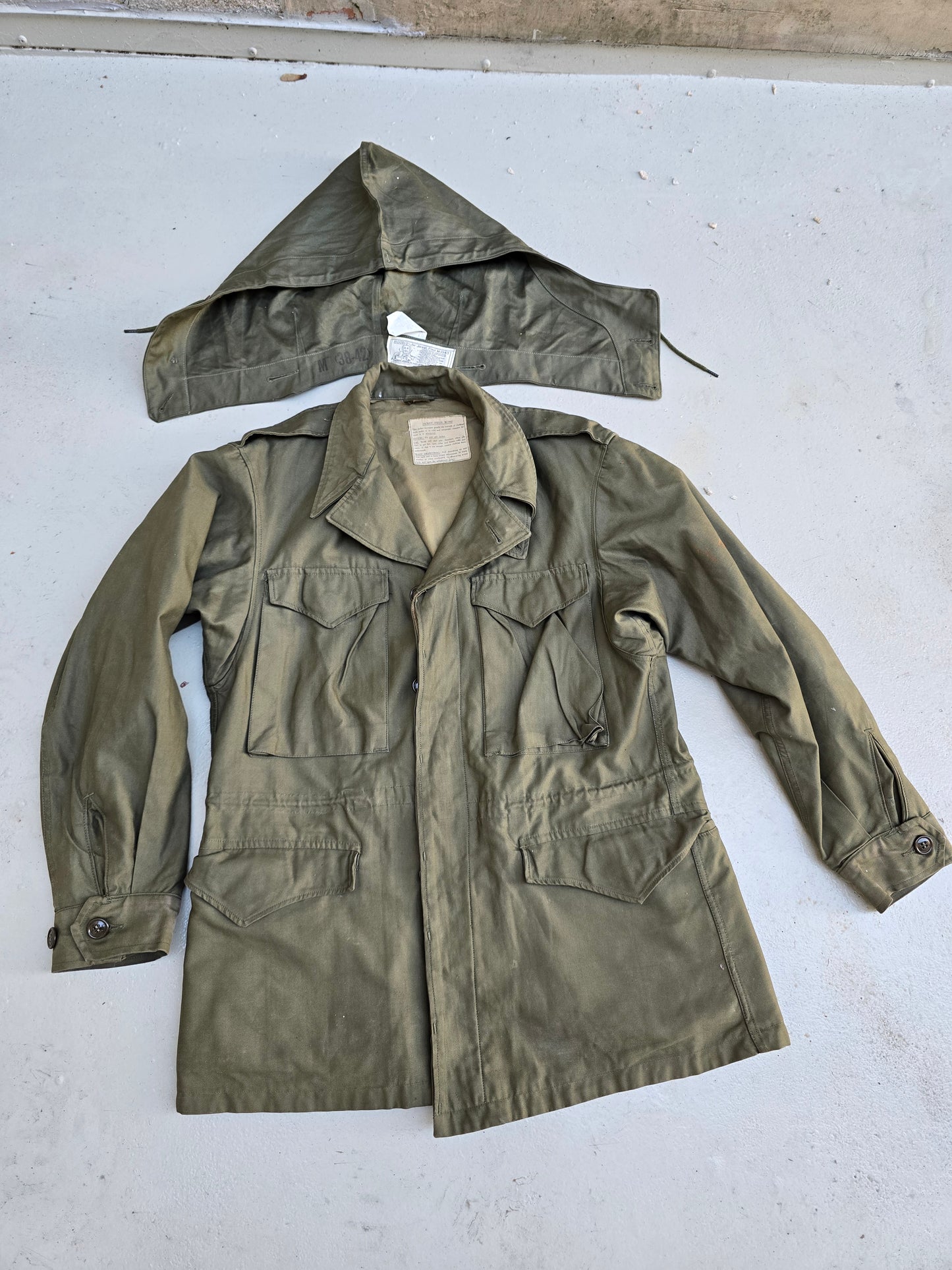 Veste M1943 US Army Août 1944+  Capuche daté 1945