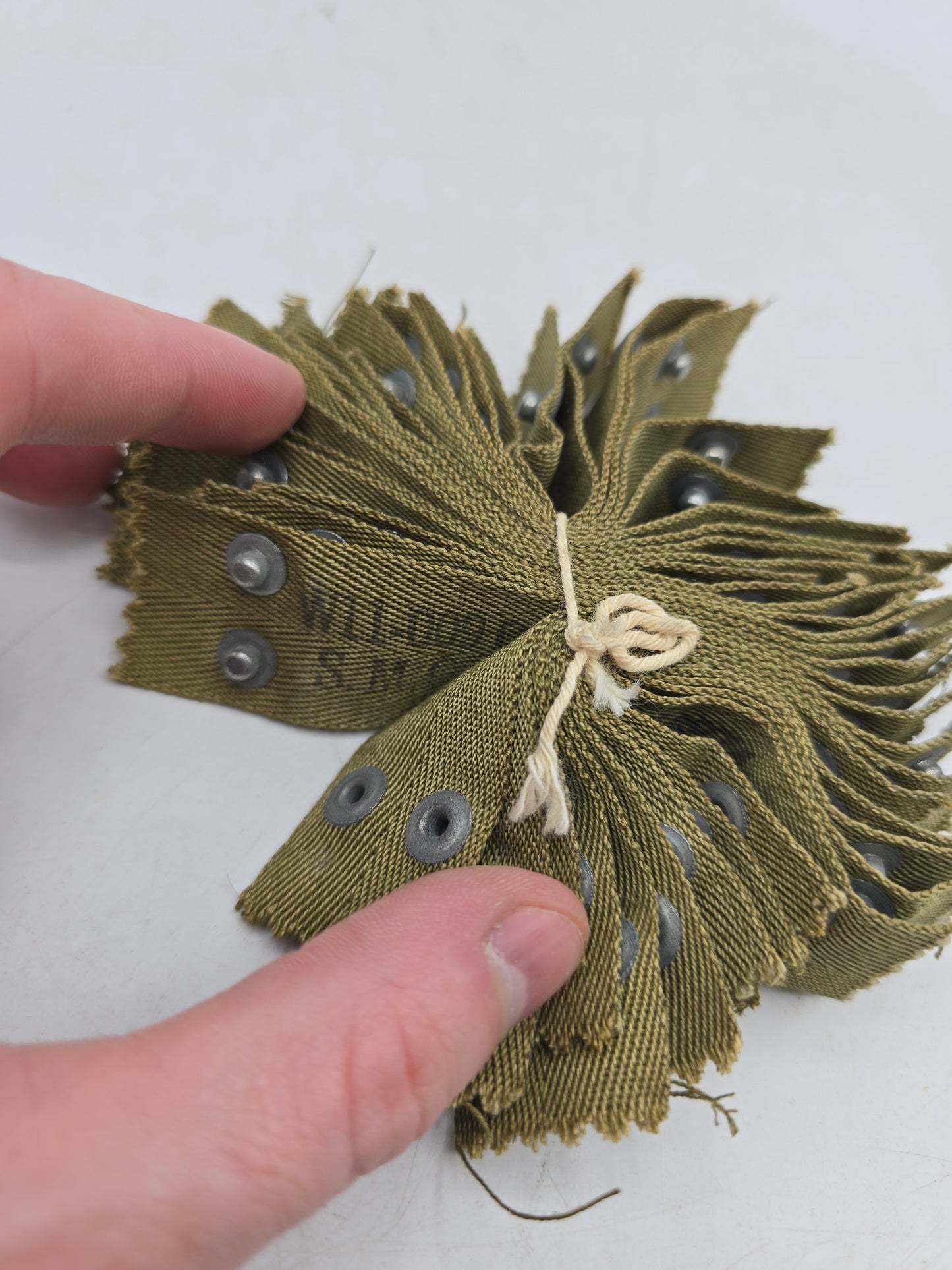 Lot x25 nuquière US WW2 OD3 SMCo. Taille SMALL Oct 1943
