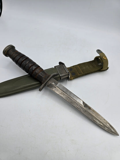 Poignard US M3 Impérial marquage garde