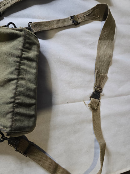 Lot x2 musette medic US WW2 avec sangle Riger made