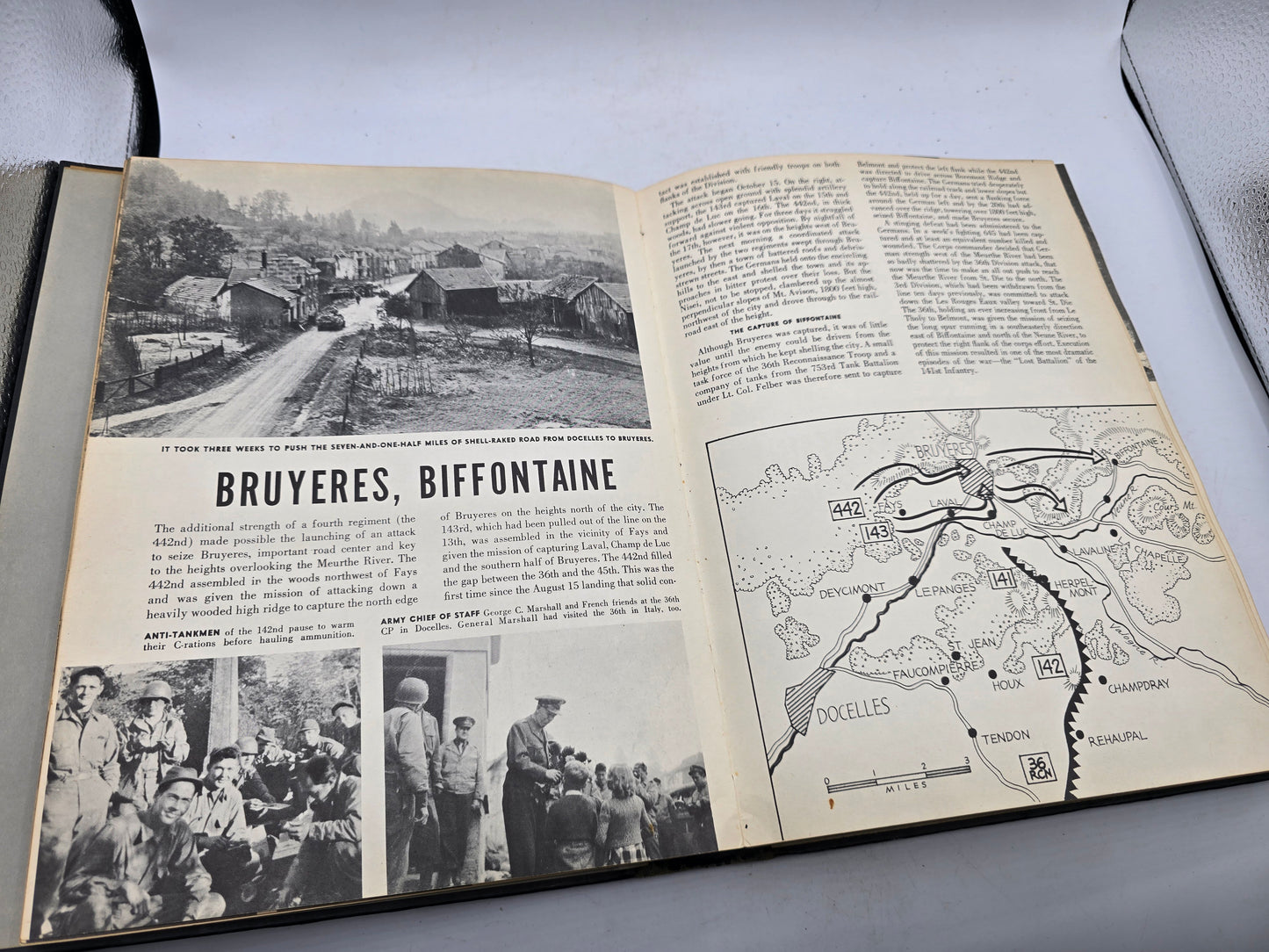 History Books 36th ID US The Fighting 36th original  livre Texas Division