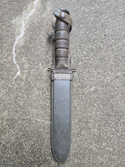 Rare poignard USN MK2 marquages garde et lame