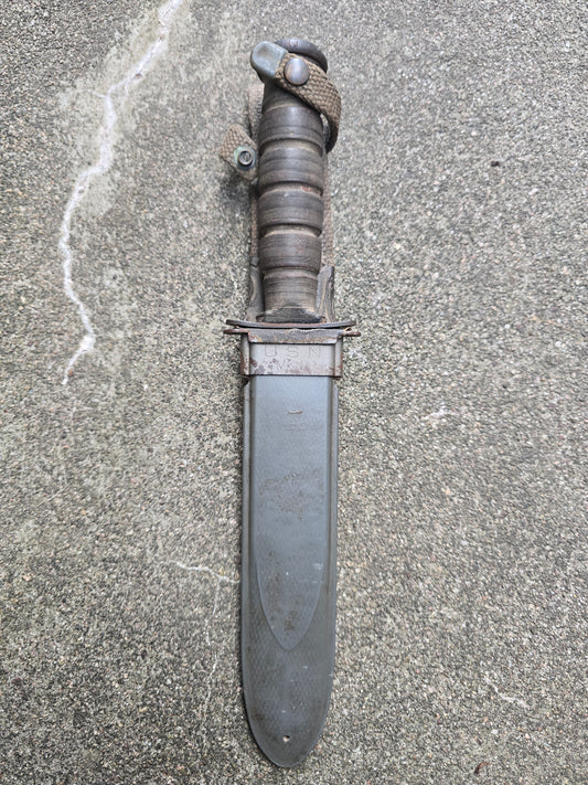Rare poignard USN MK2 marquages garde et lame